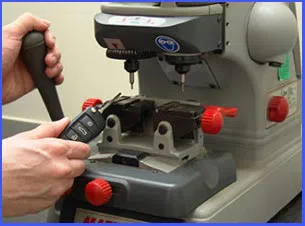 Miami Super Locksmith Miami, FL 305-894-9389 - 14-auto-car-key-cut